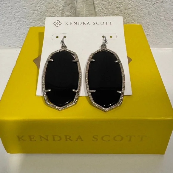 Vintage Kendra Scott Danielle Statement Earrings | Black Onyx | Gold - Picture 5 of 6